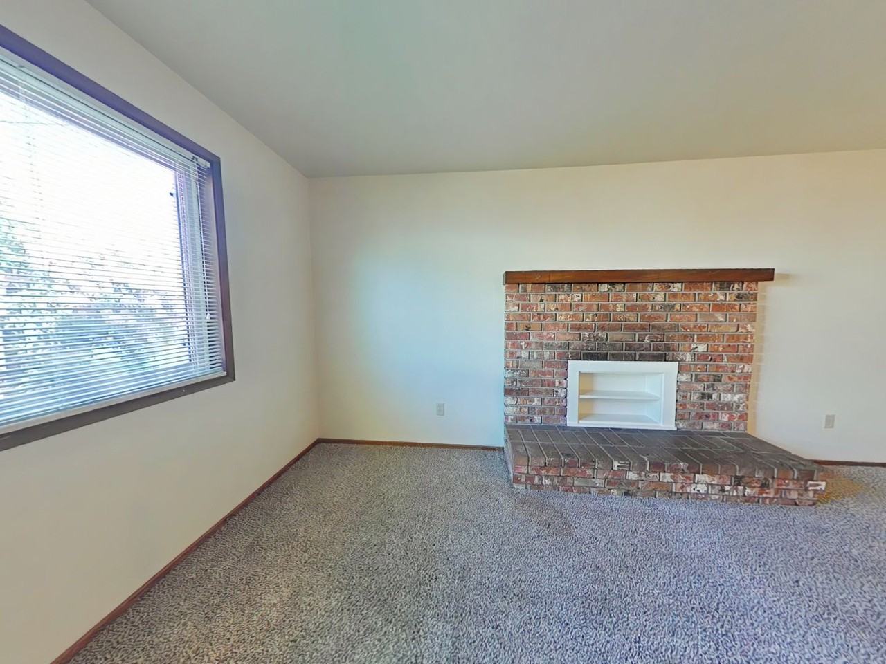 951 Nw Garfield Ave - Photo 2 of 9