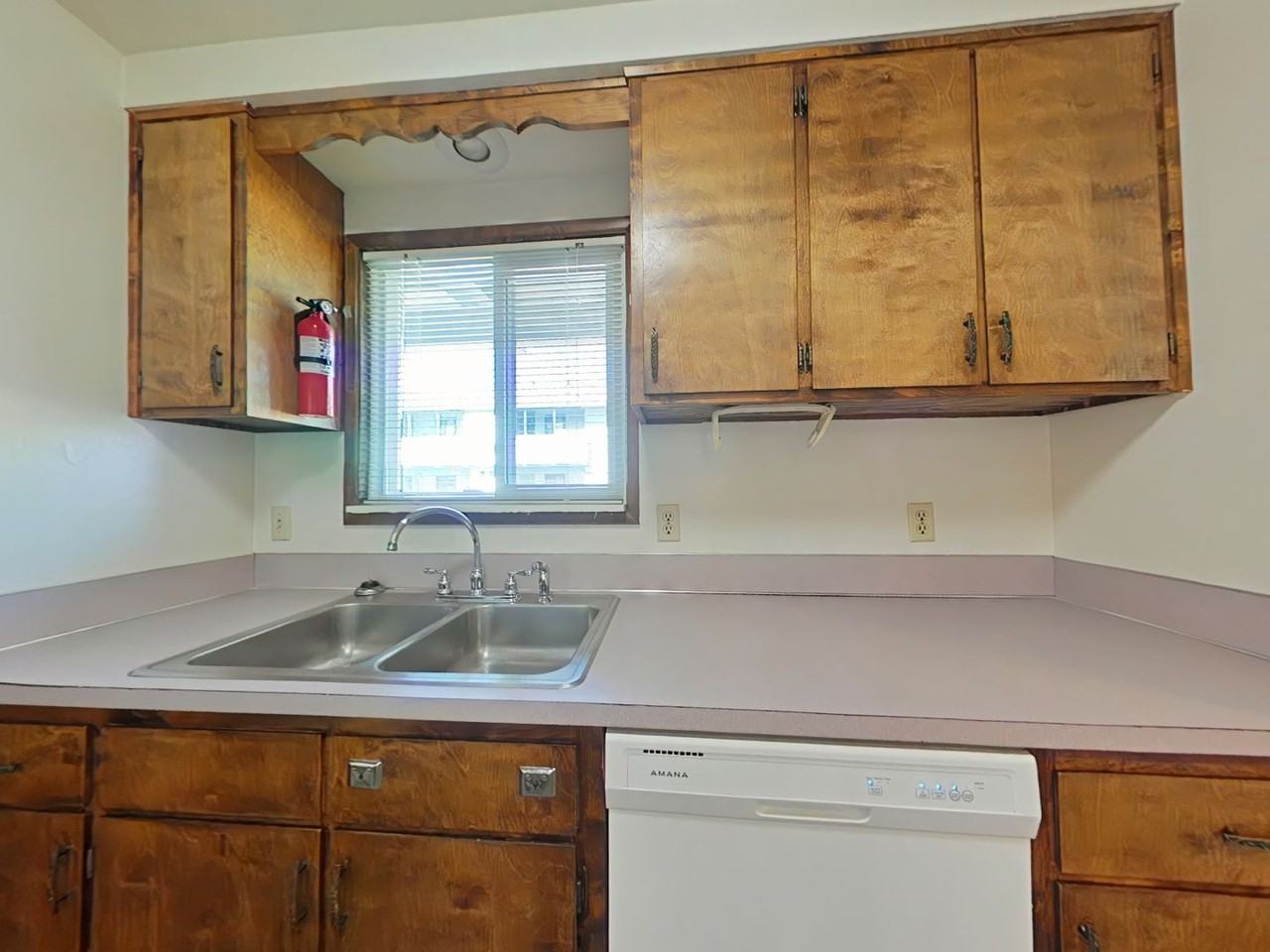 951 Nw Garfield Ave - Photo 4 of 9