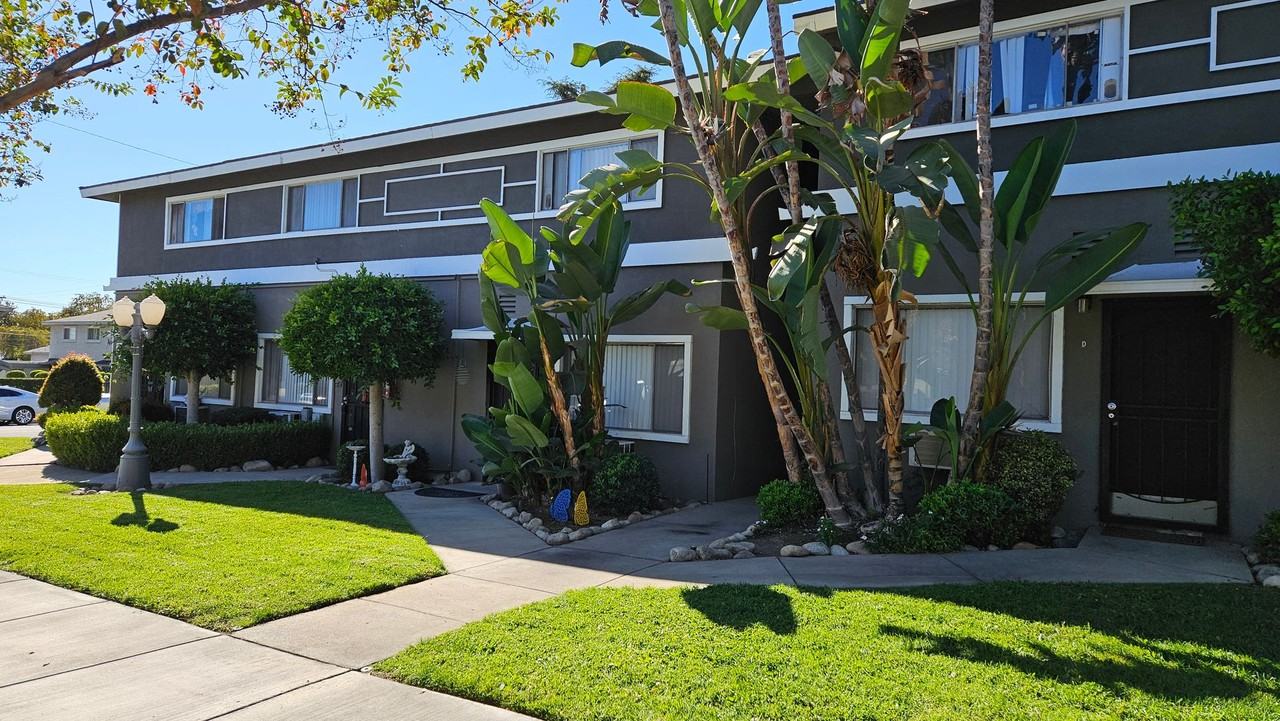 Silverwood Apartments (587) - Photo 2 of 22