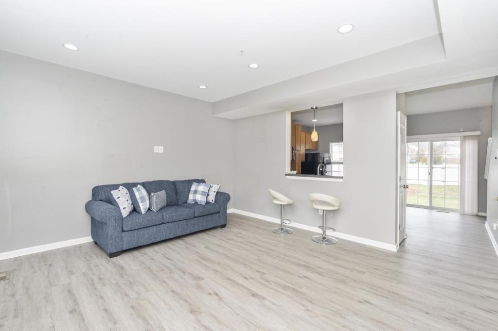 1841 Graymount Way - Photo 2 of 26