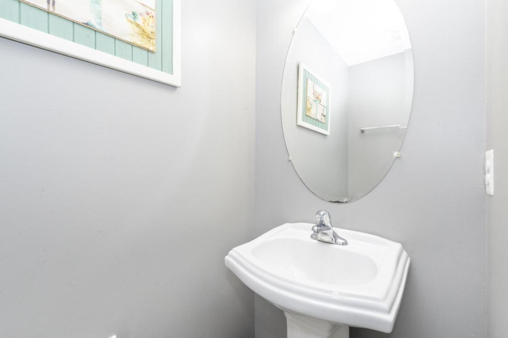 1841 Graymount Way - Photo 4 of 26