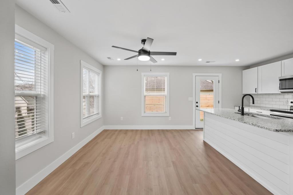 112 Shipman Dr - Photo 7 of 36