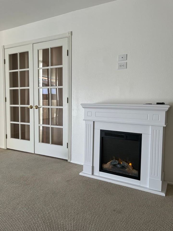 251 E La Verne Way #D - Photo 7 of 18