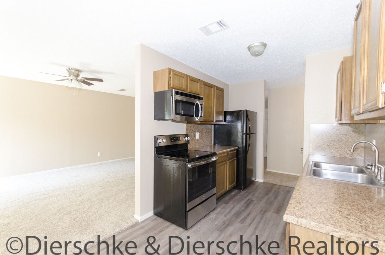 1655 Linda Lee Dr - Photo 4 of 16