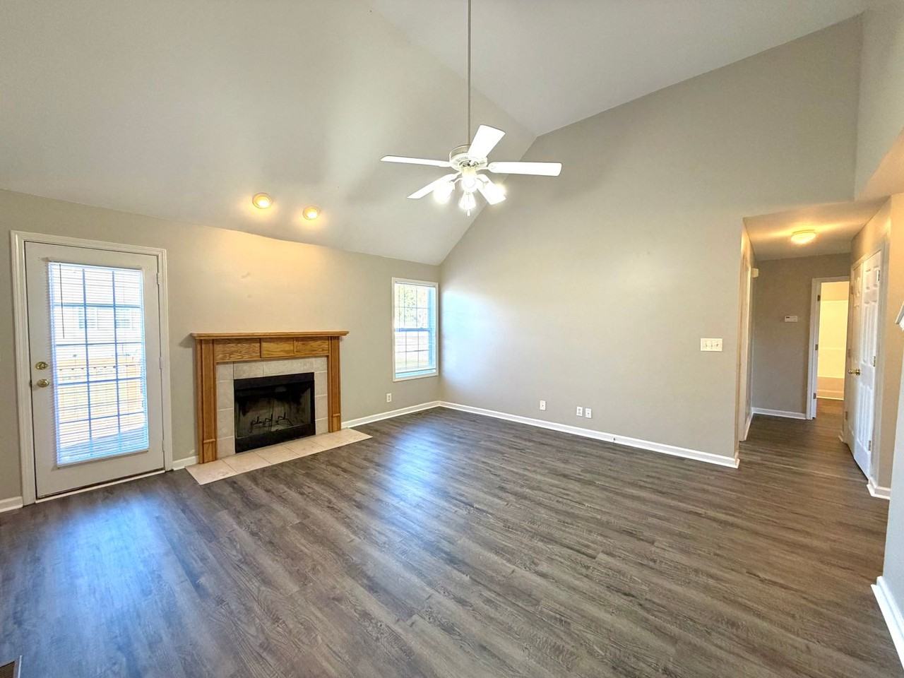 265 Senator Dr - Photo 5 of 40