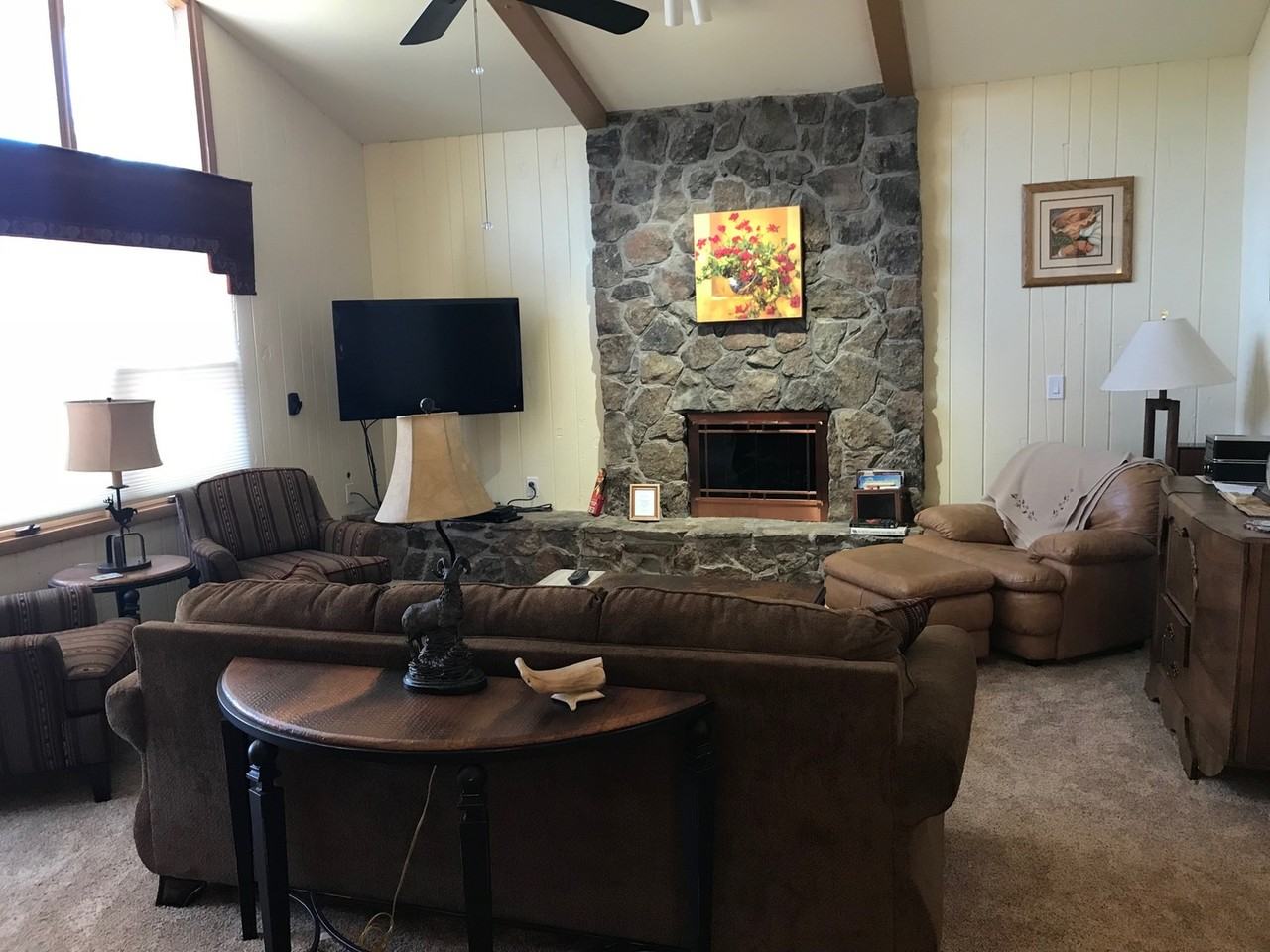 2031 N Country Club Dr - Photo 7 of 11