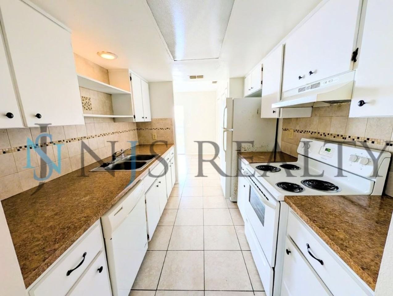 4325 Woodfield Ave - Photo 2 of 17