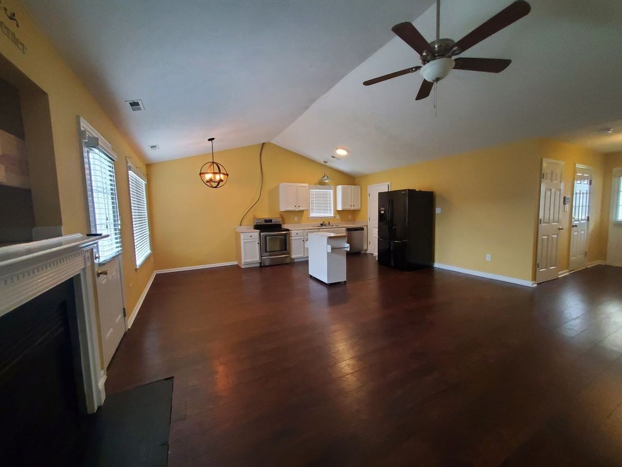 2540 Cameron Woods Ln - Photo 3 of 9