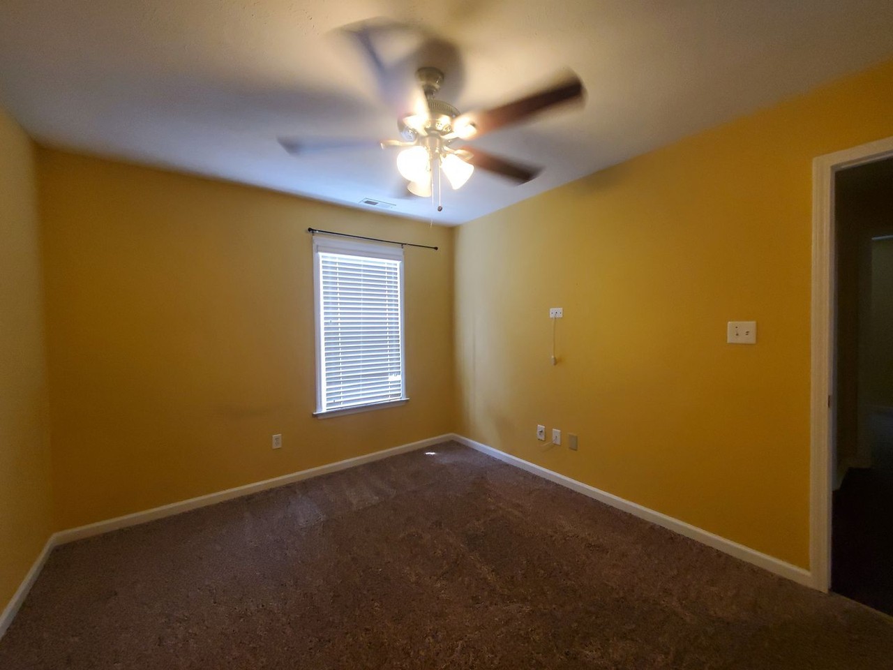 2540 Cameron Woods Ln - Photo 5 of 9