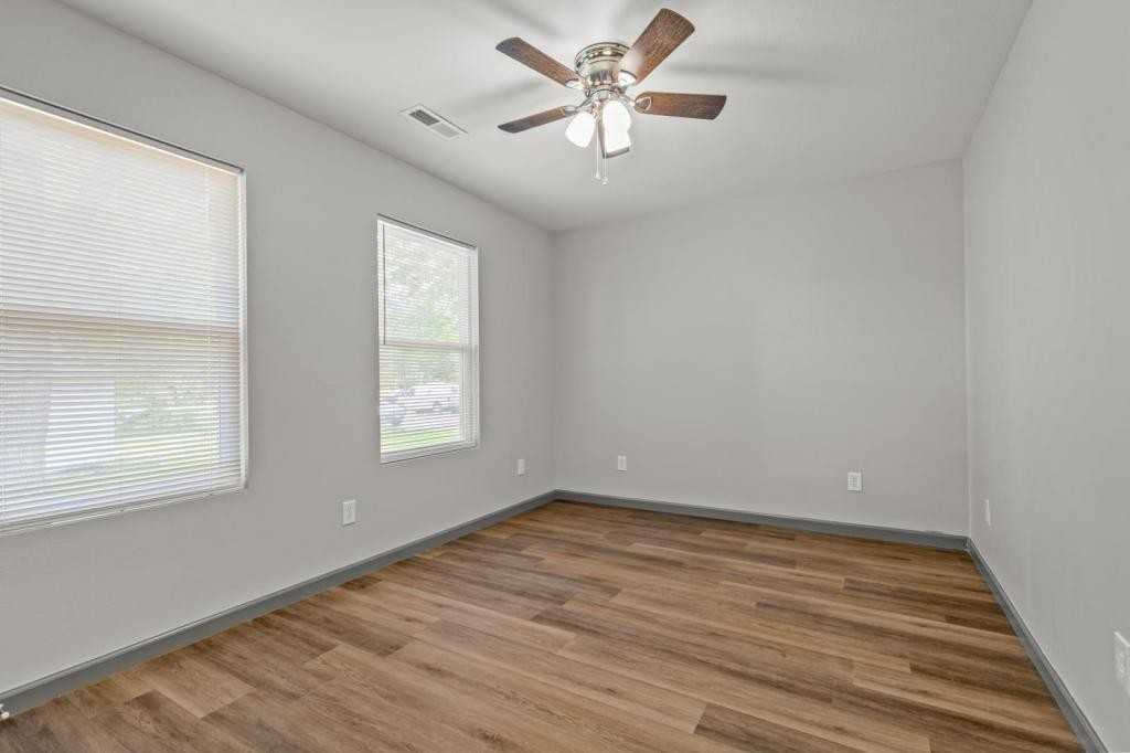 227 E Cofield St #B - Photo 5 of 10