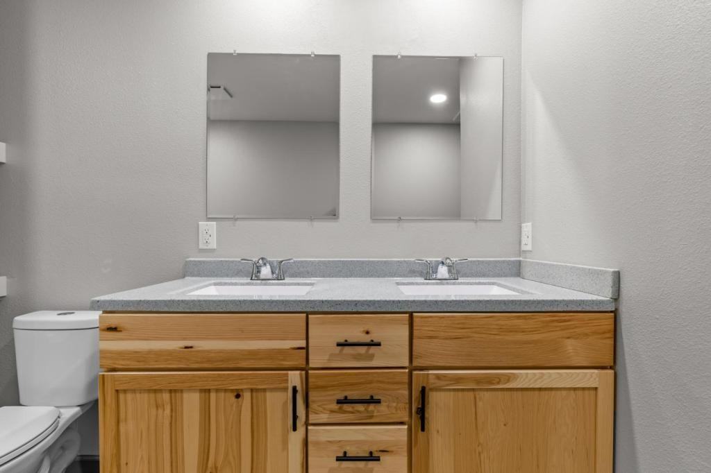 227 E Cofield St #B - Photo 7 of 10