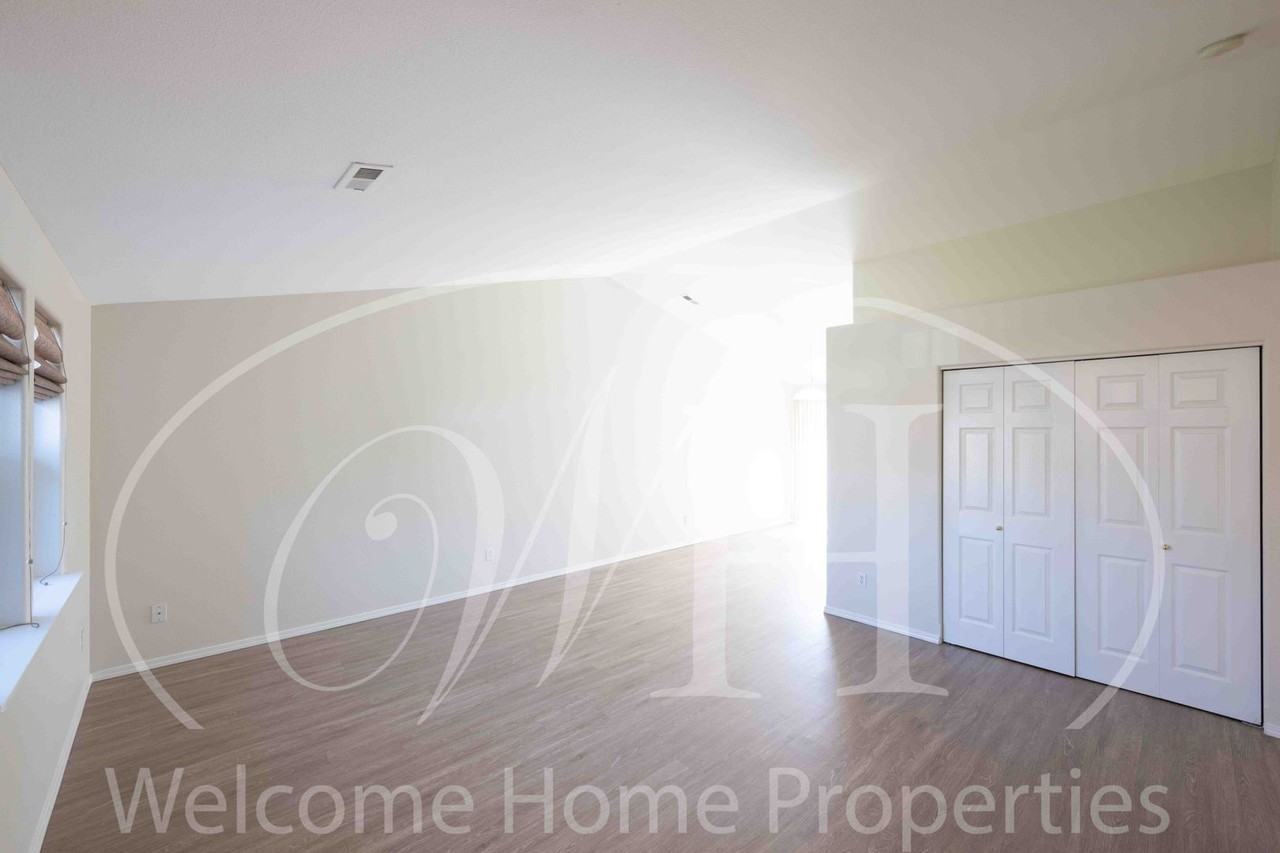 1164 Se Scenic View Dr - Photo 4 of 34