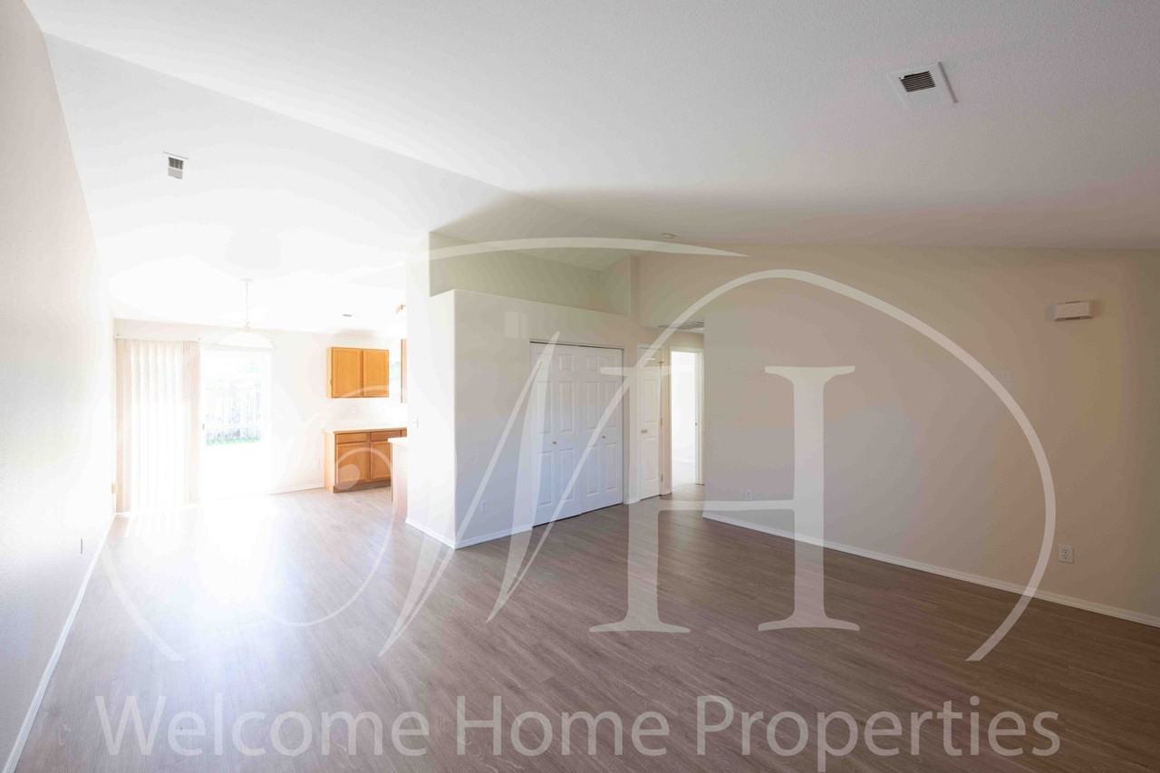 1164 Se Scenic View Dr - Photo 7 of 34