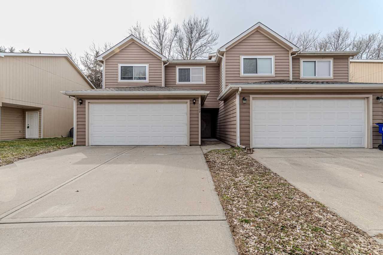 2409 Deerfield Blvd - Photo 2 of 21