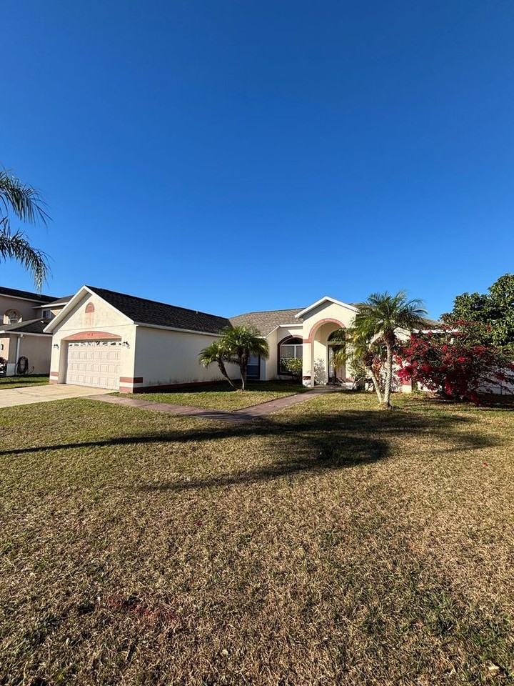 4432 Canopy Ct - Photo 2 of 14