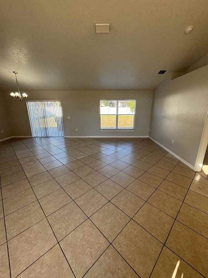 4432 Canopy Ct - Photo 4 of 14