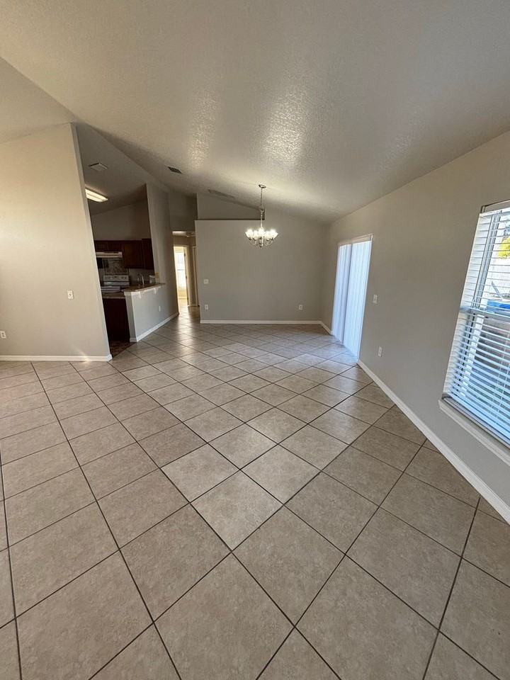 4432 Canopy Ct - Photo 5 of 14