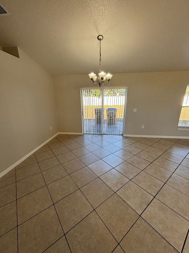 4432 Canopy Ct - Photo 6 of 14