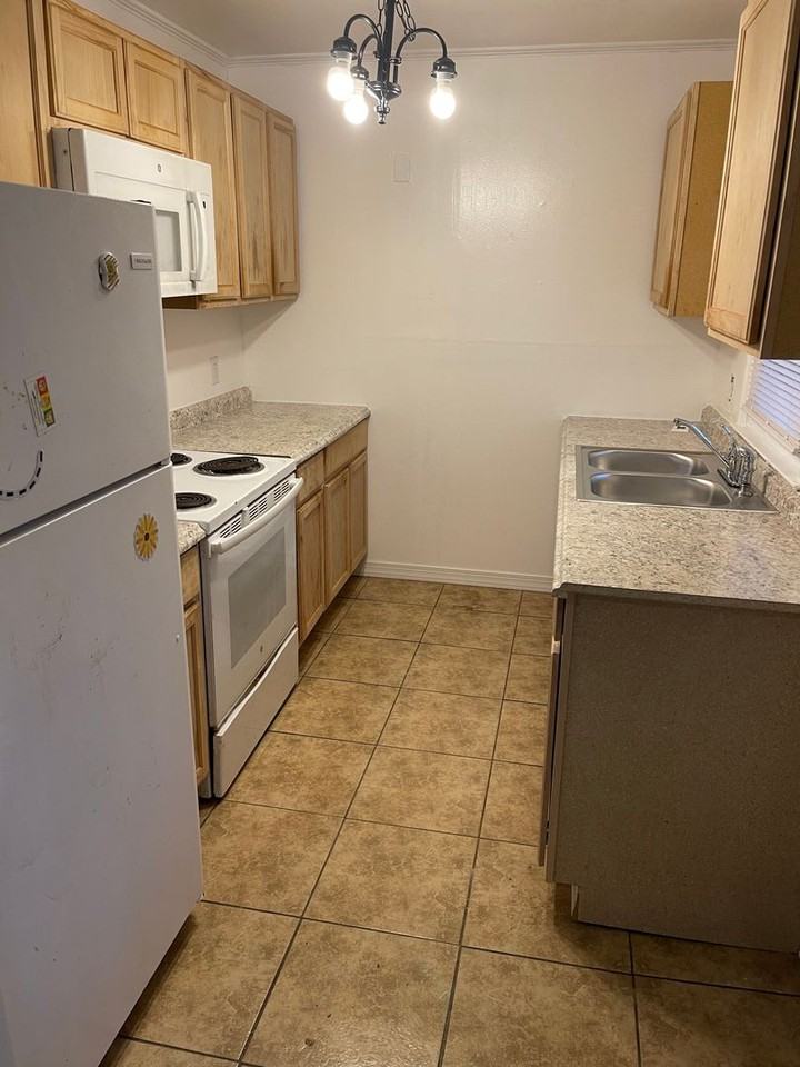 4213 Fayette Ave - Photo 4 of 23