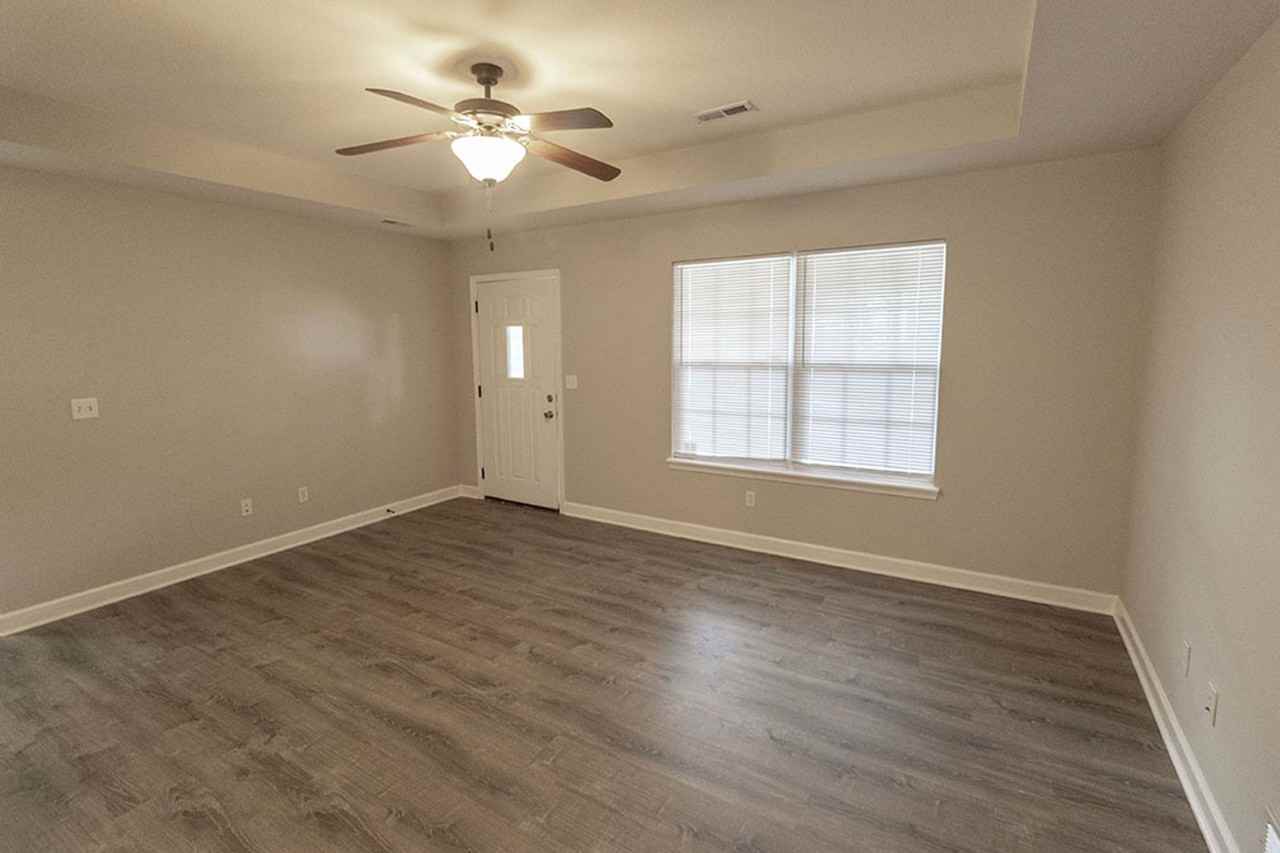 4705 Dehaven Dr - Photo 6 of 35