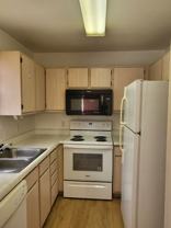 221 Kerby St #B - Photo 1 of 1