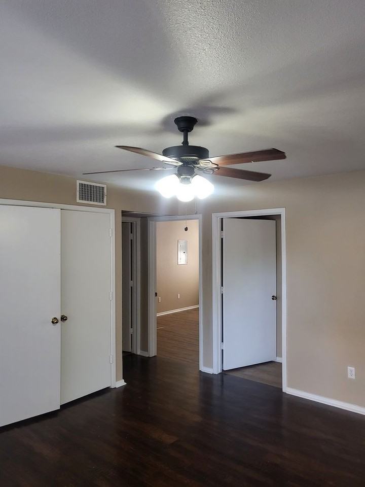 221 Kerby St #B - Photo 2 of 7