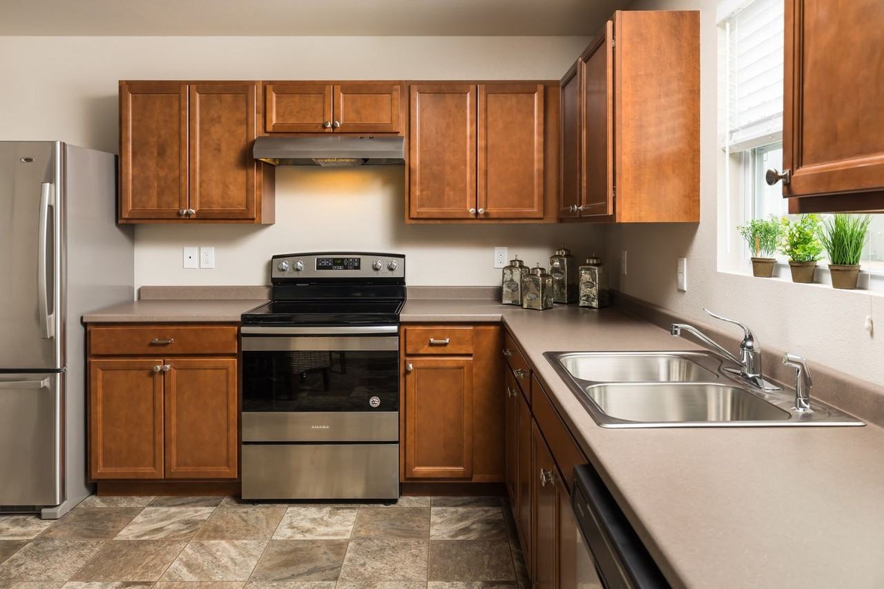 1207 Pinewood Dr - Photo 2 of 20