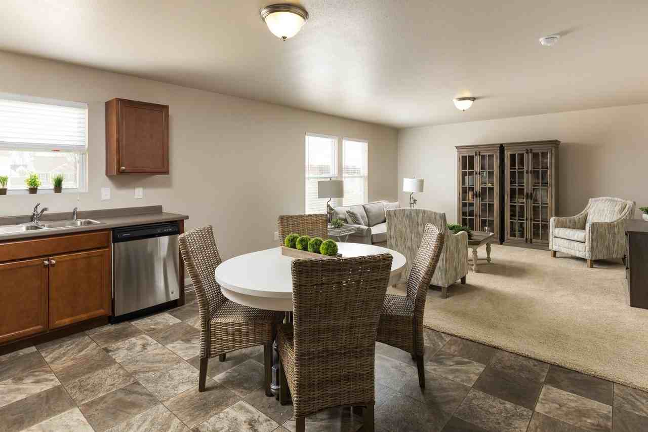 1207 Pinewood Dr - Photo 6 of 20