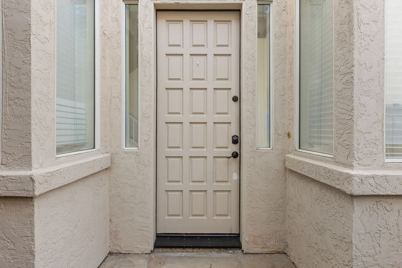 1525 Clearwater Rdg - Photo 2 of 36