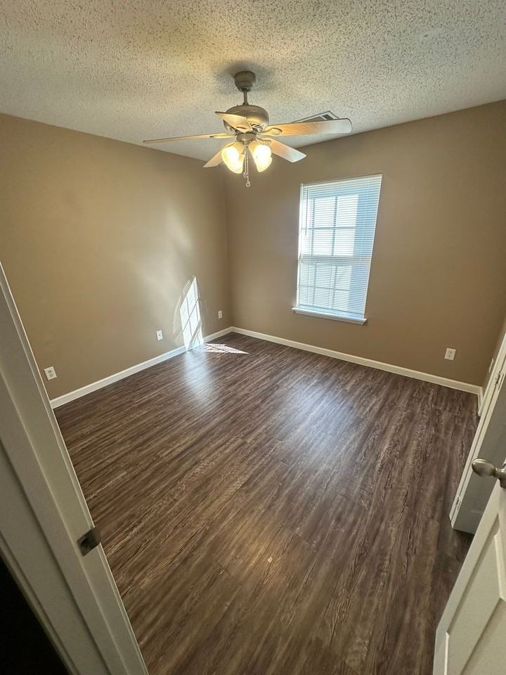 2008 Jackman St - Photo 4 of 10