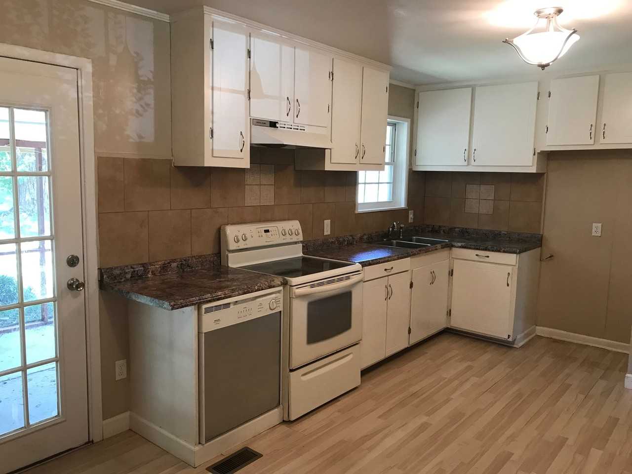 330 Monta Vista Rd - Photo 2 of 17