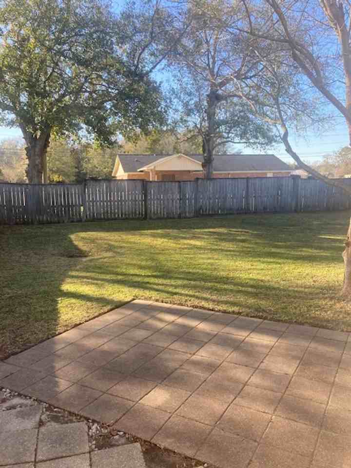 12281 Breezeway Cir - Photo 4 of 21