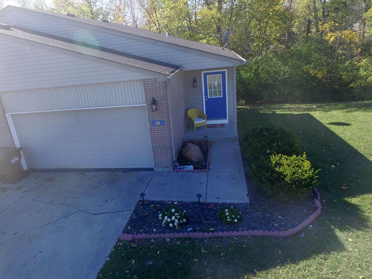 250 Overbrook Dr - Photo 2 of 14