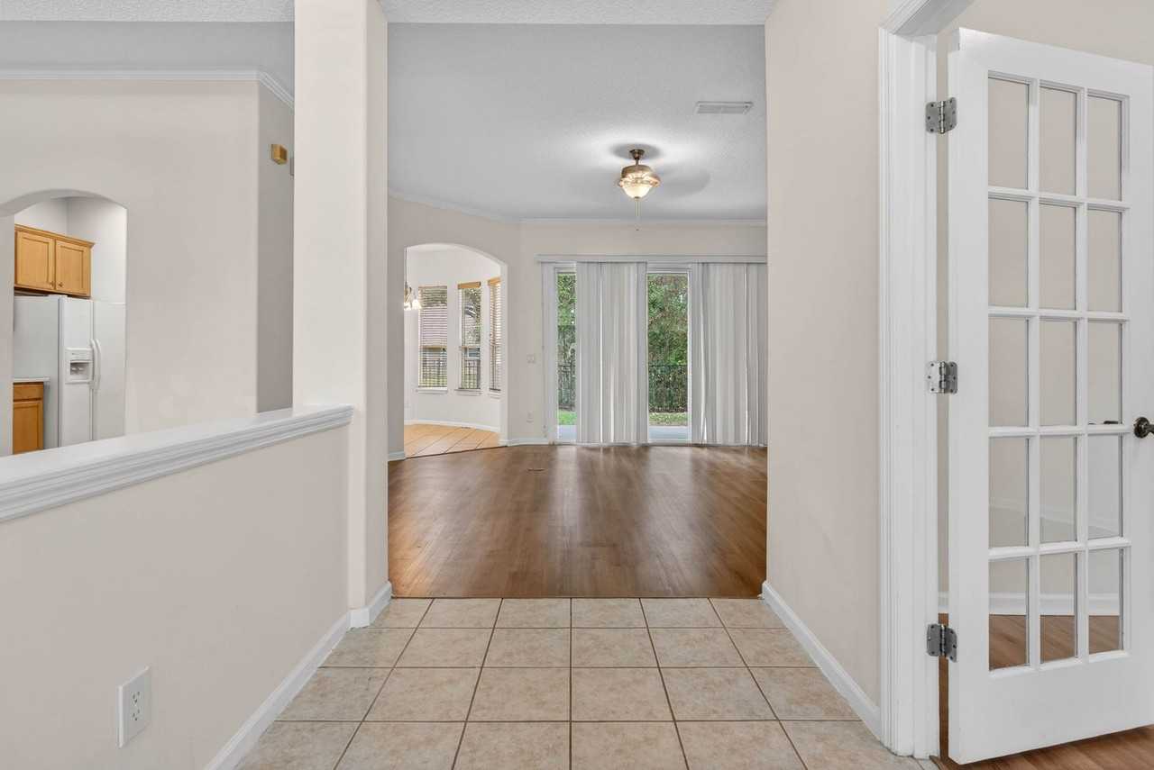 2407 Southern Links Dr - Photo 6 of 31