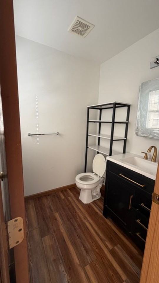 696 James St - Photo 3 of 18