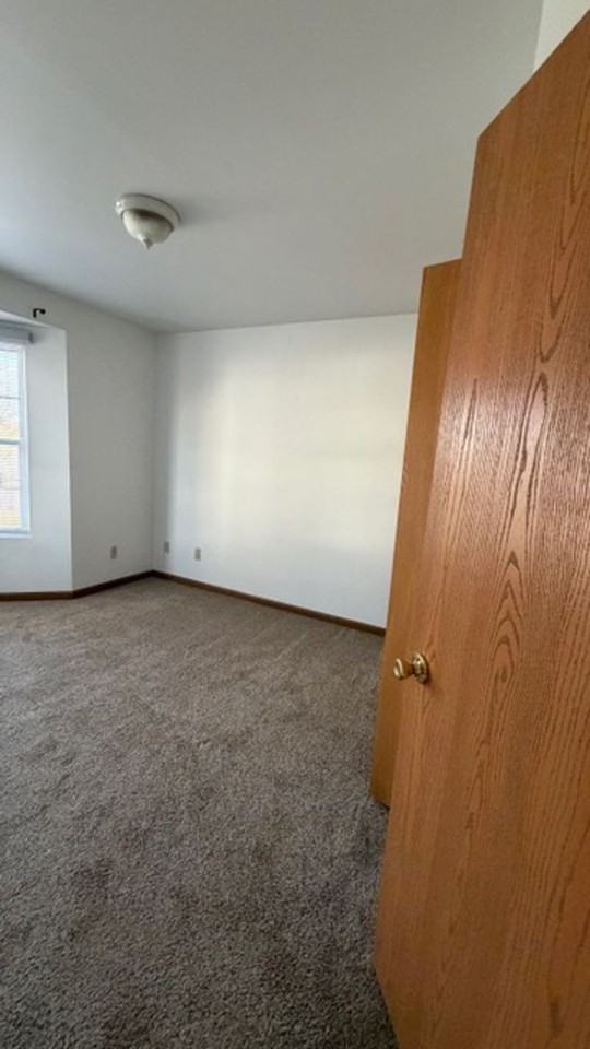 696 James St - Photo 5 of 18