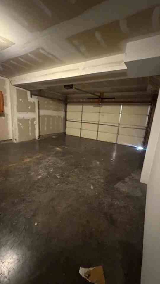 696 James St - Photo 6 of 18