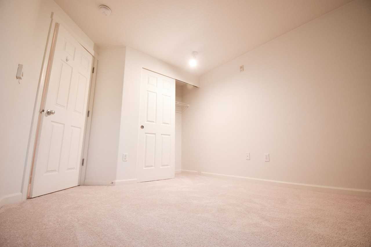 730 Nw 185th Ave - Photo 3 of 22