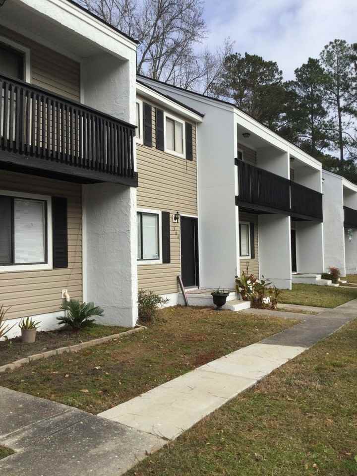 401 Golf Rd - Photo 3 of 9