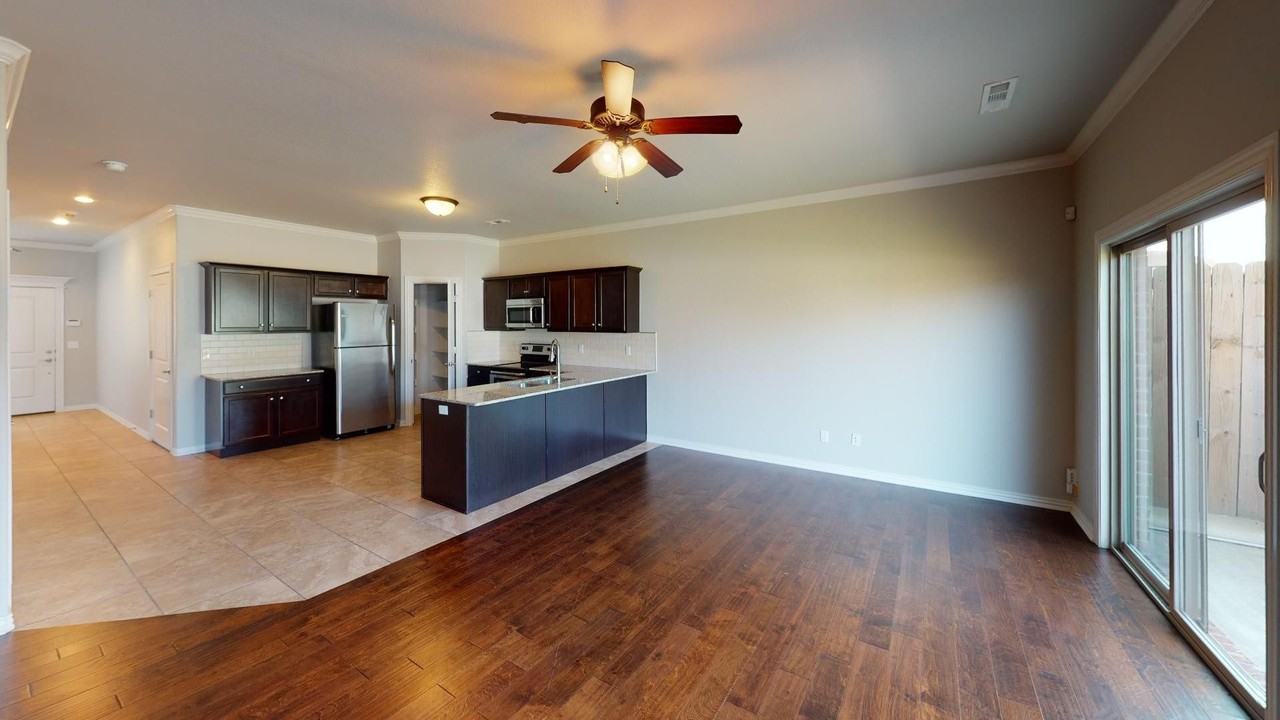 2705 W Shasta Rd - Photo 6 of 10