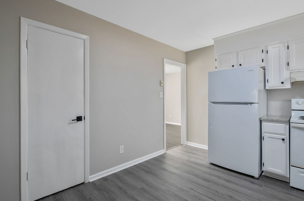 7252 Ainsley St - Photo 4 of 25