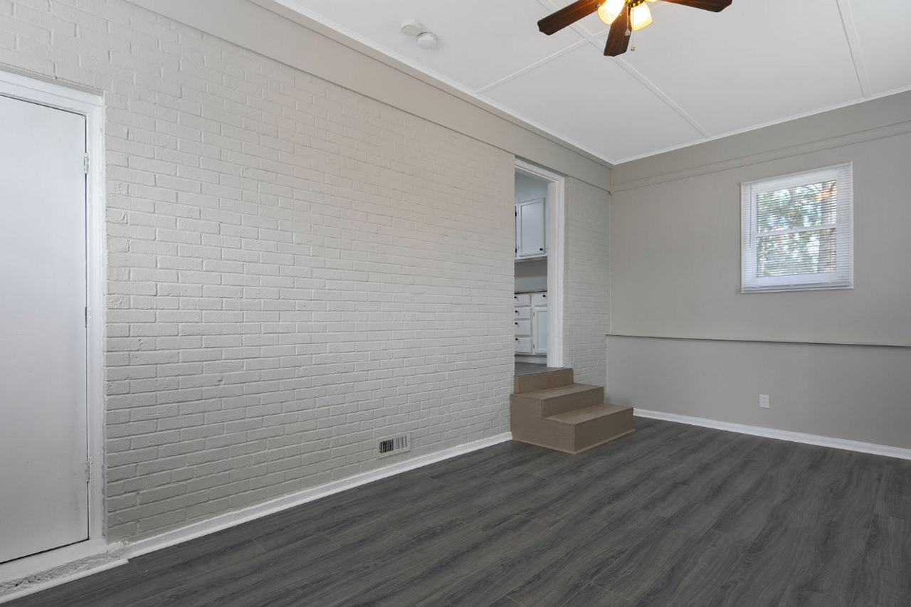 7252 Ainsley St - Photo 7 of 25