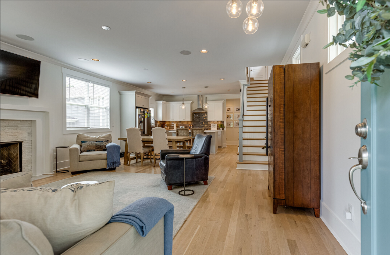 2405 Chapel Ave - Photo 5 of 39