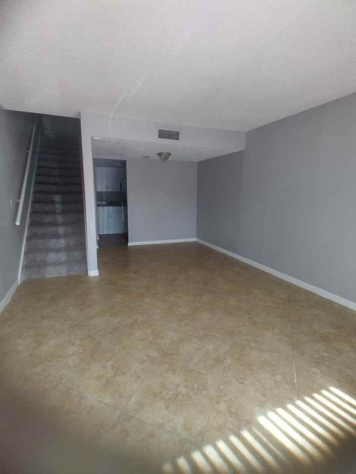 4149 S Semoran Blvd #17 - Photo 3 of 8