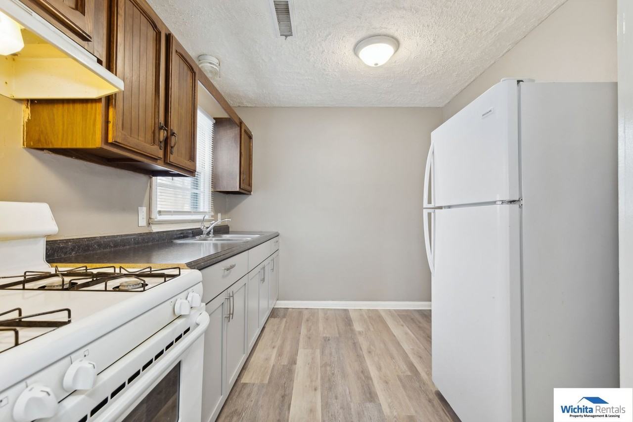 2012 S Palisade Ave - Photo 7 of 12