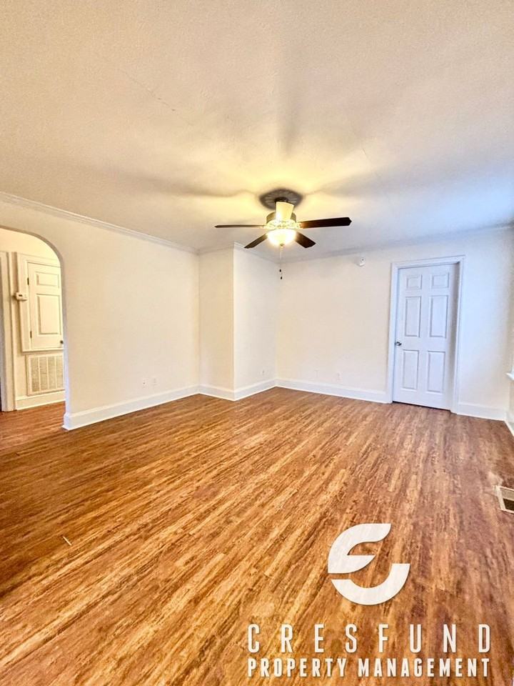 706 Glenville Ave - Photo 4 of 23