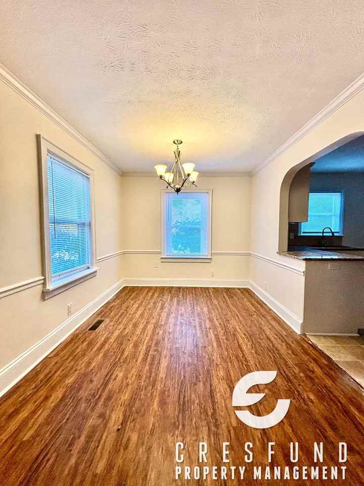 706 Glenville Ave - Photo 5 of 23