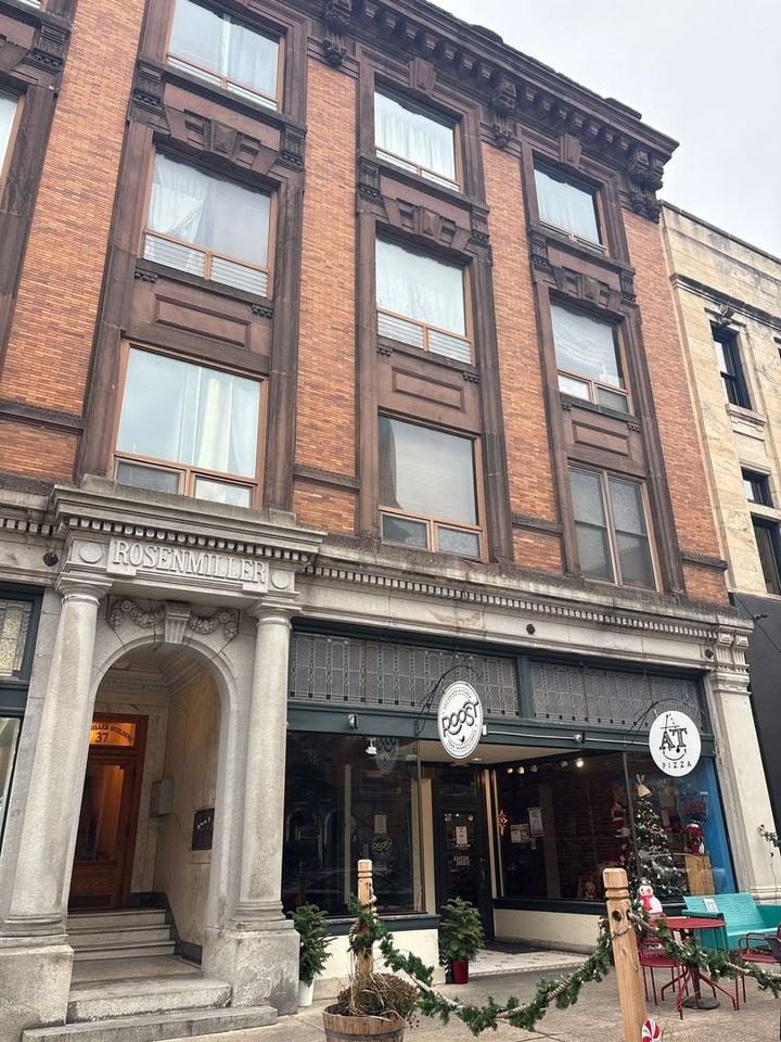 37 W Market St #4 - Photo 2 of 16