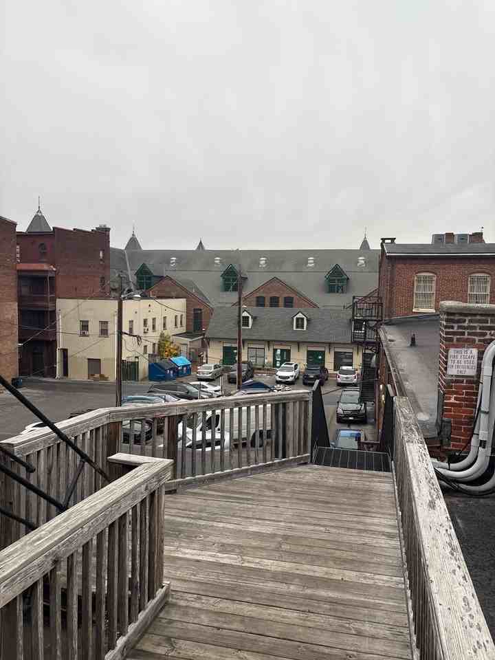 37 W Market St #4 - Photo 3 of 16