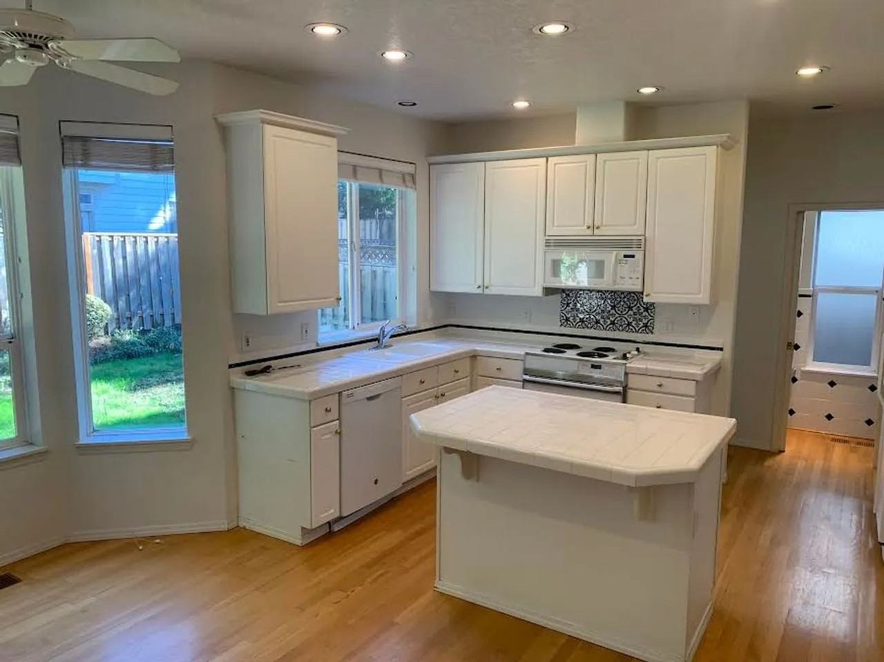 16812 Nw Paddington Dr - Photo 2 of 4